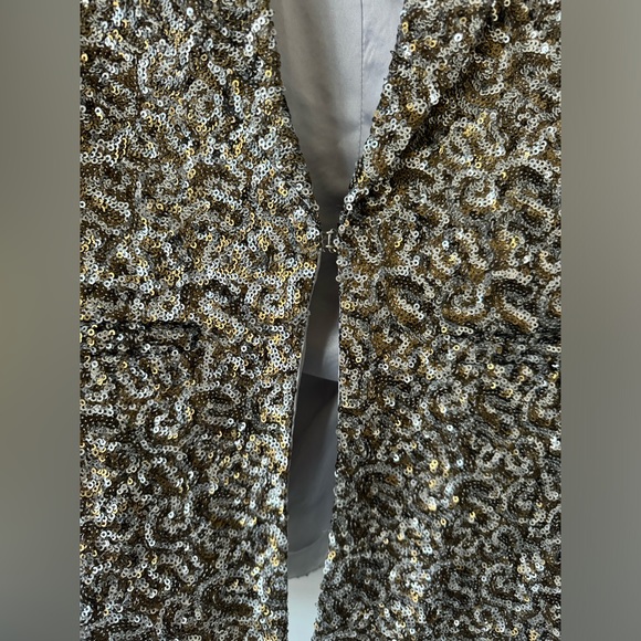 Multi Metal coloured Sequin Blazer! Eye catching and very classy SIZE S lined - Picture 4 of 7